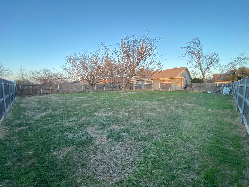 Building Photo - 8026 Bonnie Cir