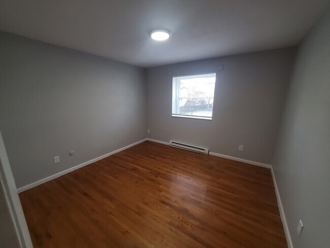 Building Photo - 24 Colgate Rd