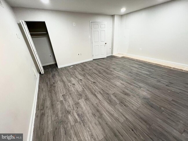 Building Photo - 11 Fenceline Dr