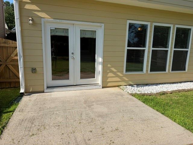 Building Photo - 5780 Weddington Dr