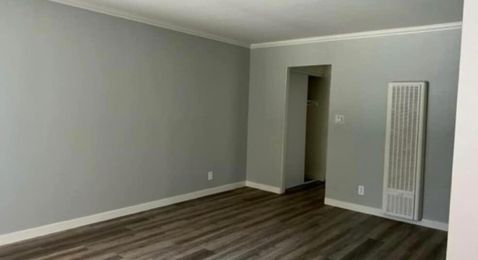 Building Photo - 8801 Owensmouth Ave