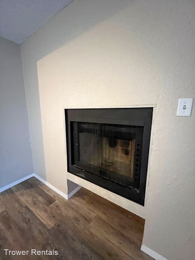 Building Photo - 3 br, 2 bath House - 3616 E 30th Street