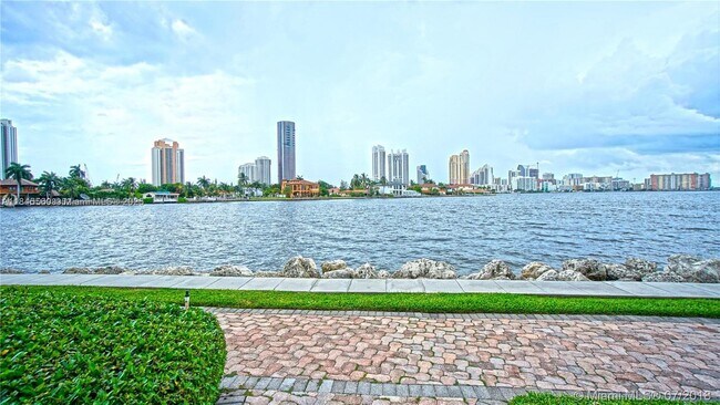 Building Photo - 3530 Mystic Pointe Dr