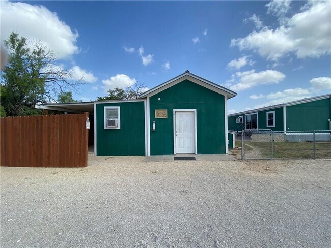 Building Photo - 680 Grant Harris Rd