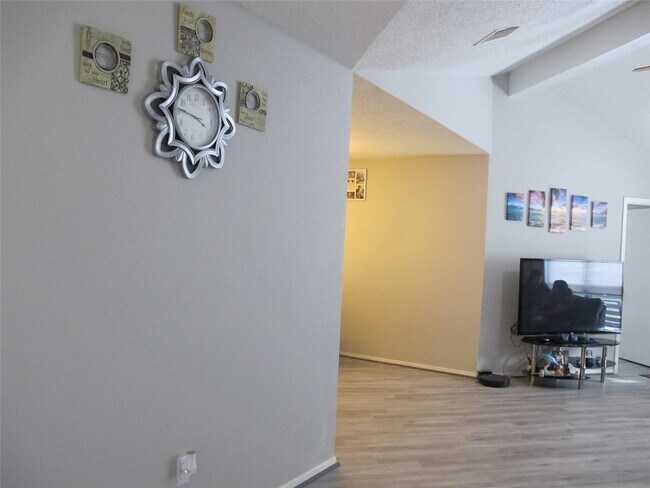 Building Photo - 14207 Long River Ct