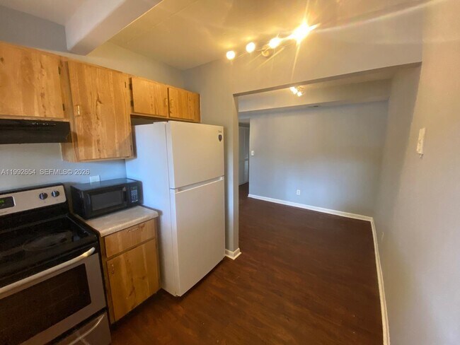 Building Photo - 1045 S Flagler Ave