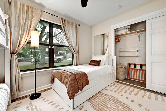 Building Photo - 2511 Friar Tuck Ln