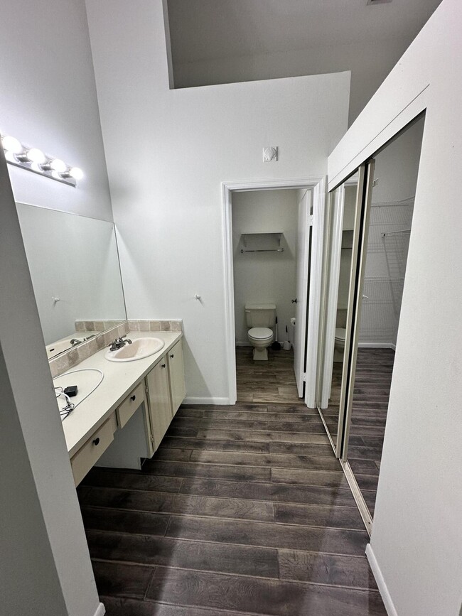 Building Photo - 306 Harbour Pointe Way