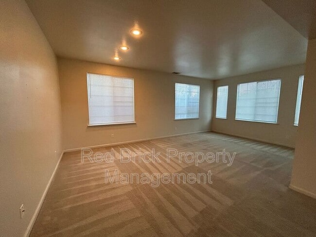 Building Photo - 1497 Pleasant Ct