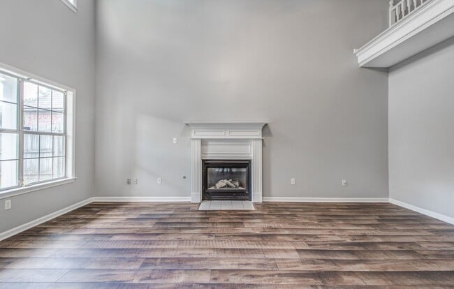Building Photo - 9461 Hickory Dr