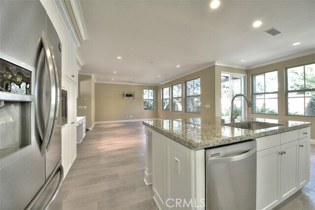 Building Photo - 46 Larkfield