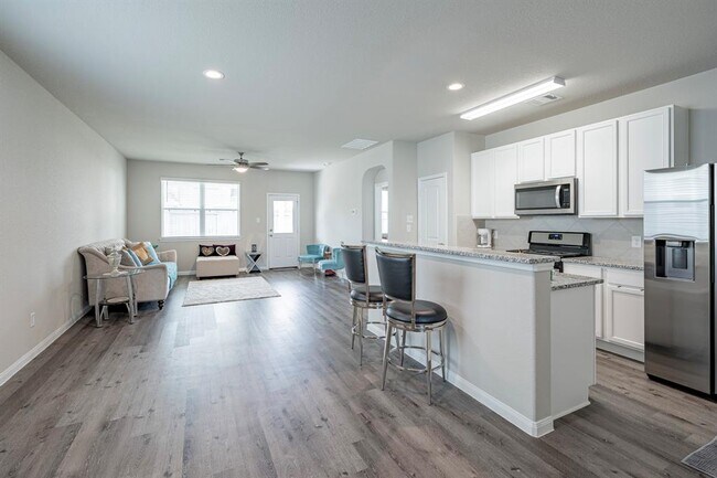 Building Photo - 4923 Blue Jacaranda Wy