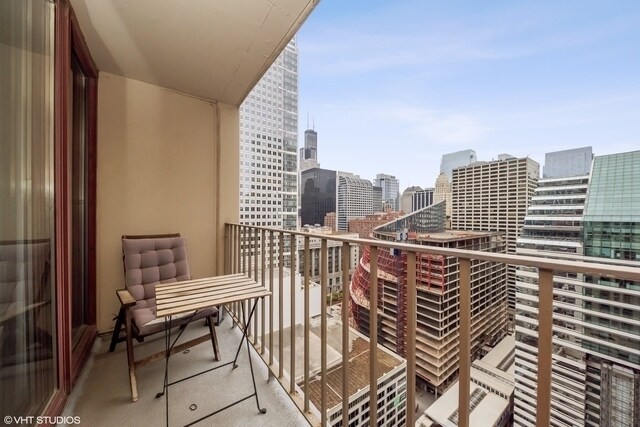 Building Photo - 200 N Dearborn St
