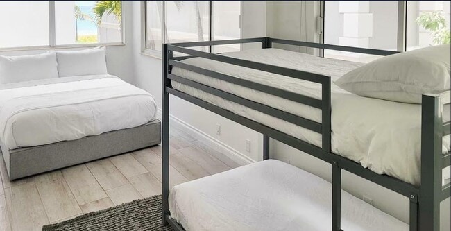 Building Photo - 3350 NE 14th Ct