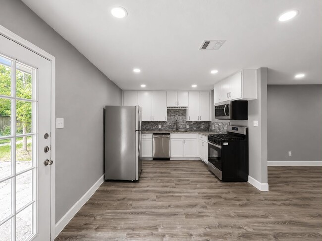 Building Photo - 10739 Dulcimer St