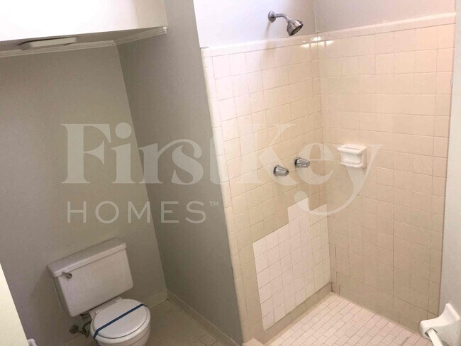 Building Photo - 1433 St Dunstans Rd