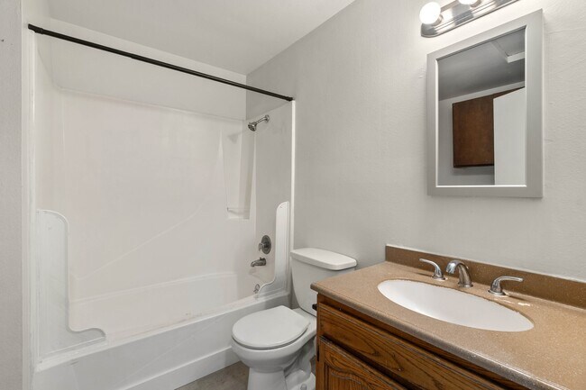 Building Photo - 325 N 29th Ave