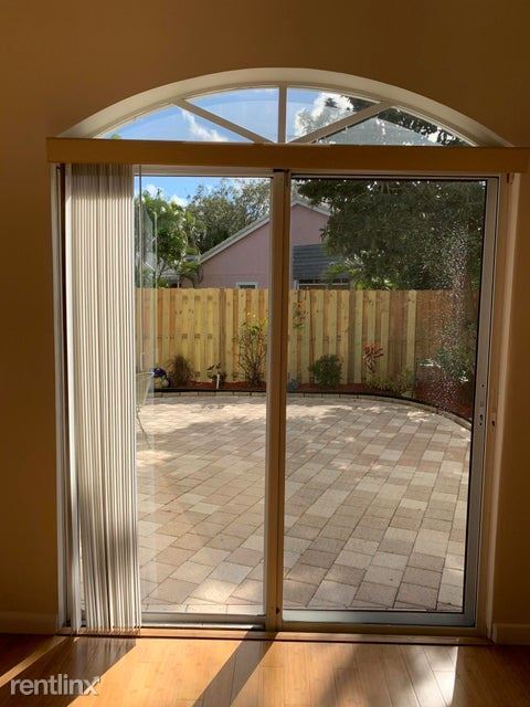 Building Photo - 3 br, 2 bath House - 202 Wedgewood Cir