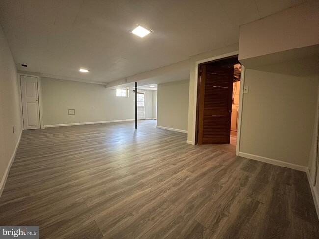 Building Photo - 8701 Parliament Dr