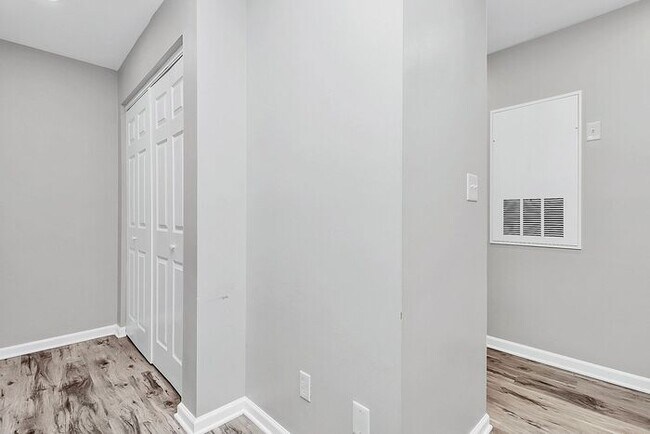 Building Photo - Bright 2BD/2BA Tennis Villa at Lake Norman!