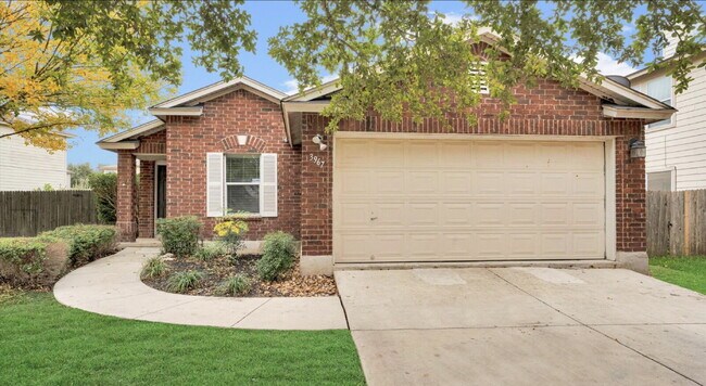 Building Photo - "Charming 3-Bedroom Oasis on Cherokee Blvd with 2 Full Baths – 1425 Sq Ft of Cozy Living in New B...