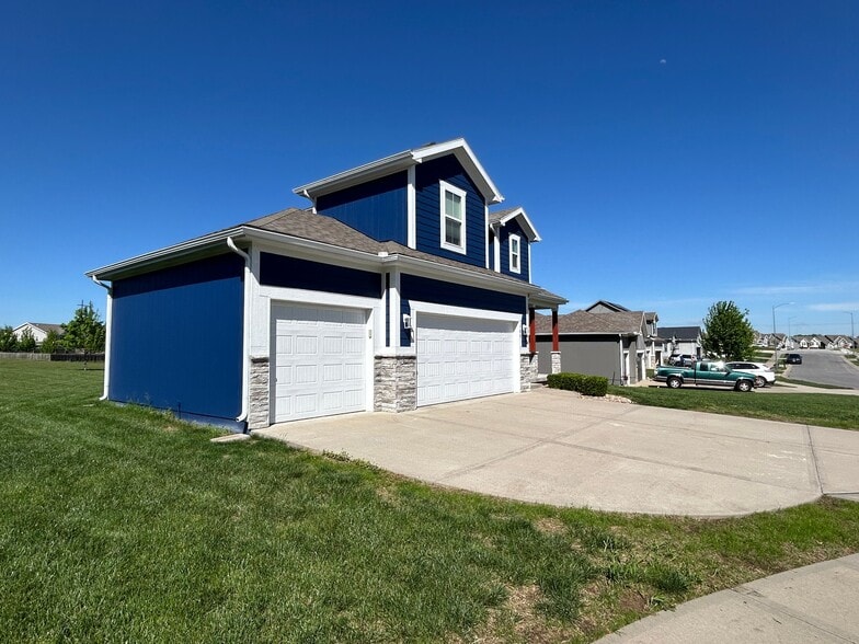 Building Photo - 700 Quincy Ct