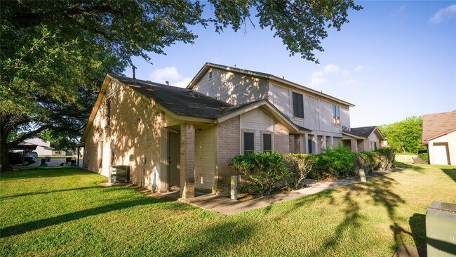 Building Photo - 1911 Country Village Blvd