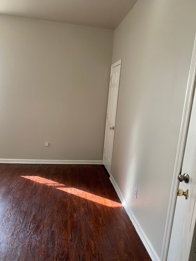 Building Photo - 6030A Etzel Avenue