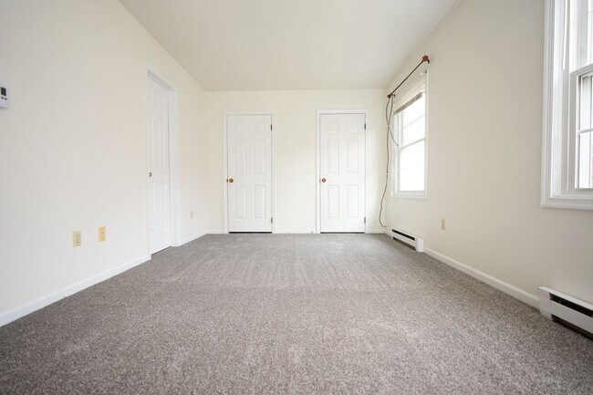 Building Photo - 1308 S Mt Joy St