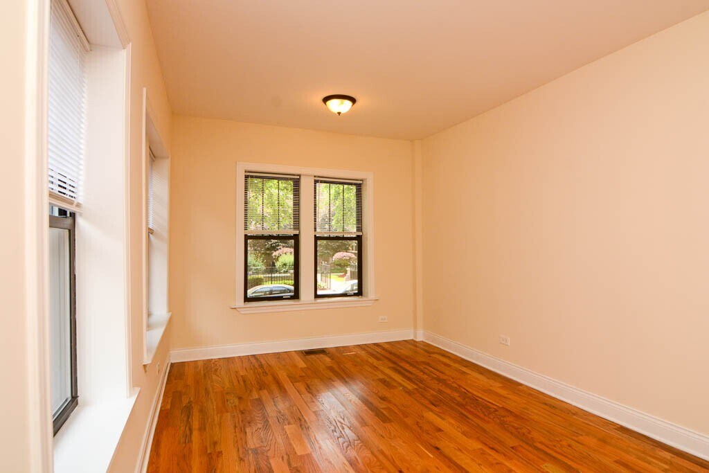 Building Photo - 635.5 W Cornelia Ave