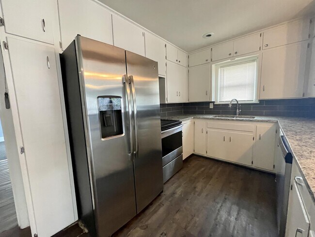 Building Photo - 4205 41st St