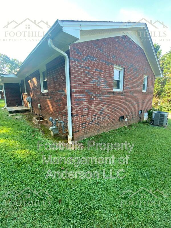 Building Photo - 202 Kennemore St