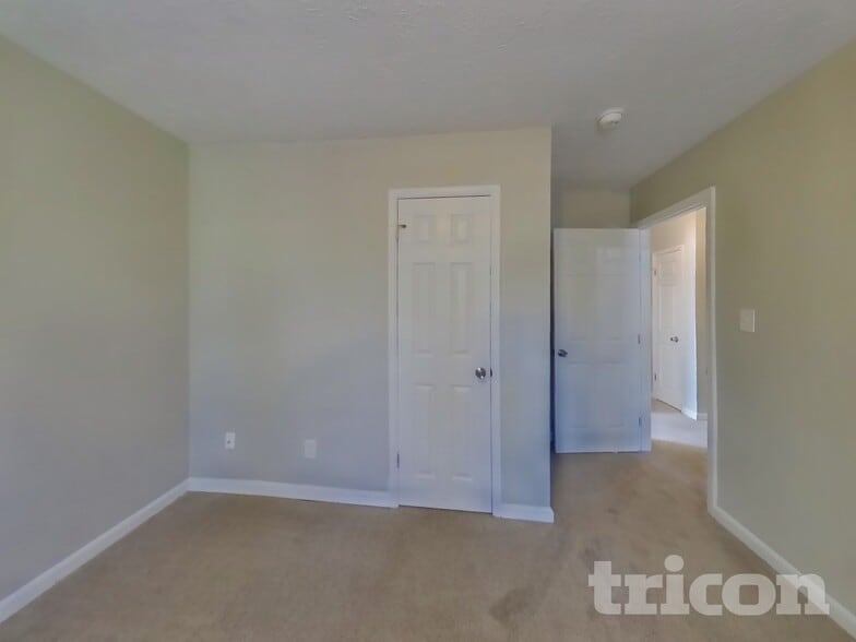 Building Photo - 718 Post Rd Ln