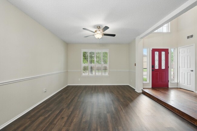 Building Photo - 2521 Timber Ridge Ln