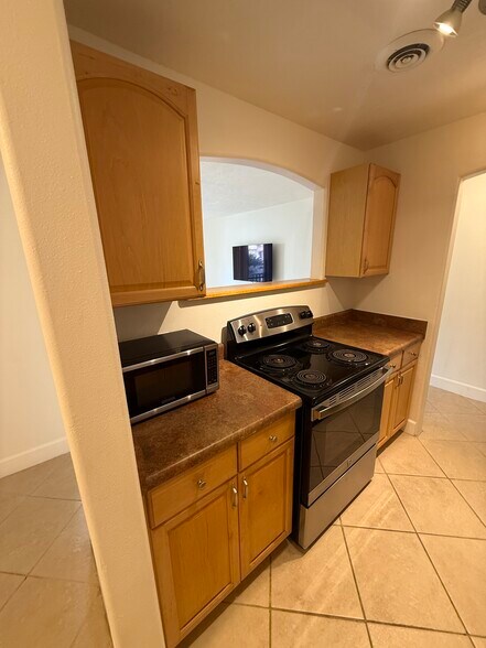 Galley Kitchen - 350 Taylor Ave