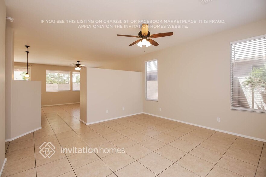 Building Photo - 9541 E Keats Ave