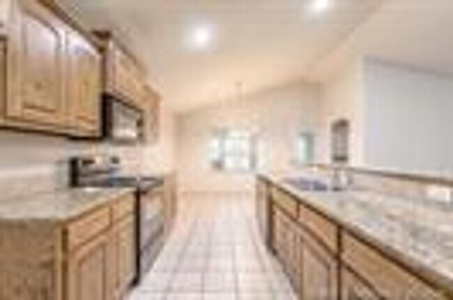 Building Photo - Well maintained home in a great location within Prestin lakes.
