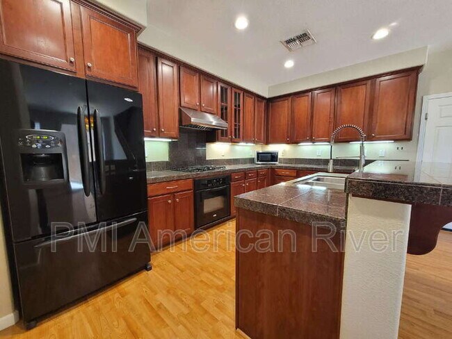 Building Photo - 5421 Noyack Way