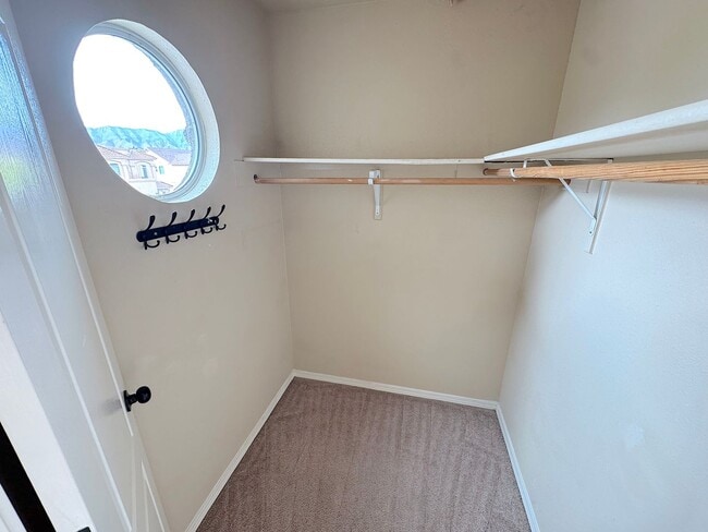 Building Photo - Sandstone Ranch Estates 4Bed/2.5bath Refrig A/C!