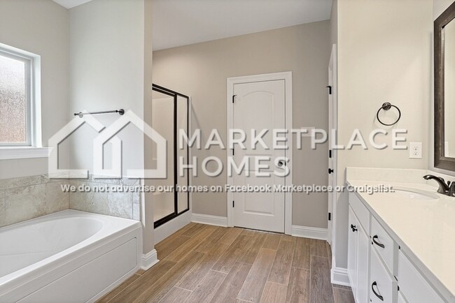 Building Photo - 462 Lake Breeze Dr