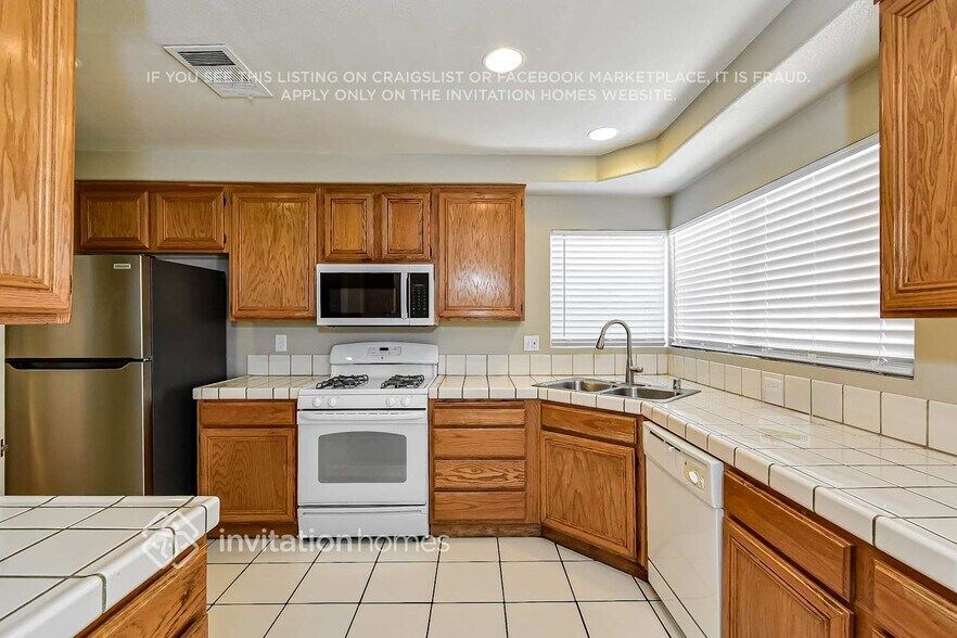 Building Photo - 2733 Mistfull Ct