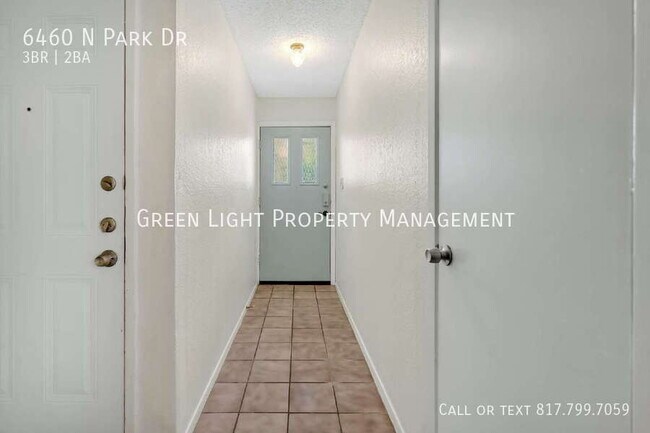 Building Photo - 6460 N Park Dr