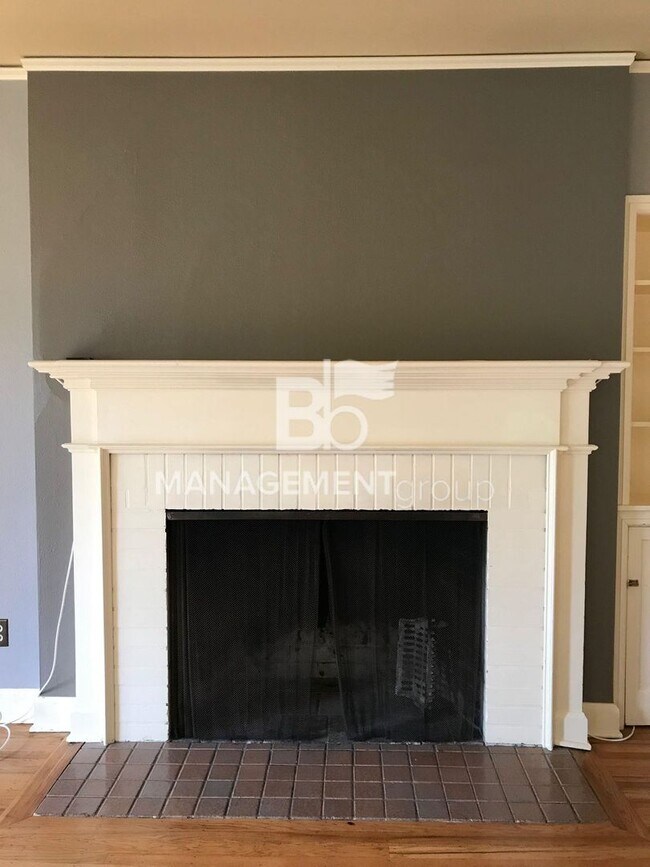Building Photo - 2741 SW Old Orchard Rd
