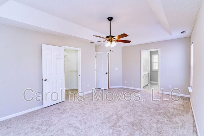 Building Photo - 211 Windsong Dr