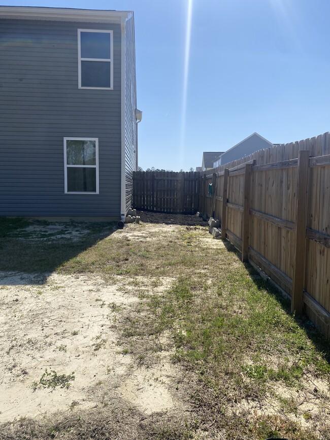 Building Photo - 124 Longhorn Rd