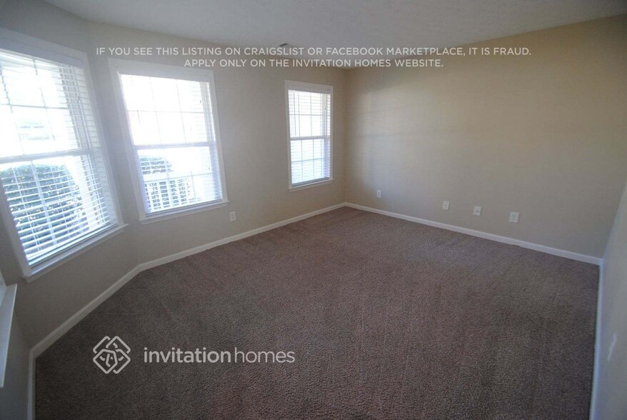 Building Photo - 2327 Pierce Way