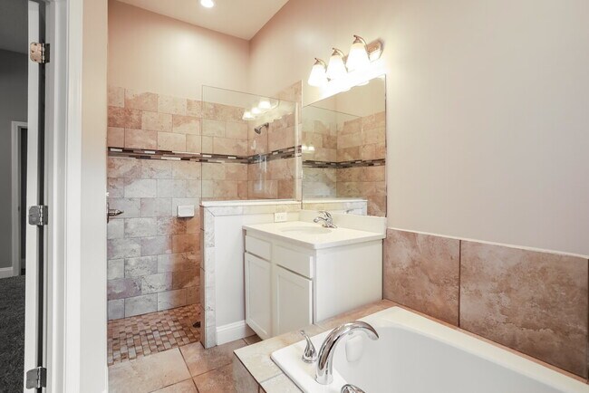 Building Photo - 8041 Byrd Landing Ct