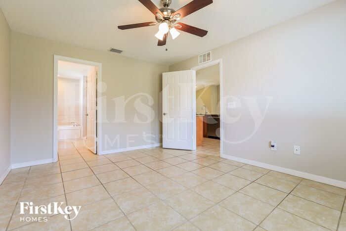 Building Photo - 4570 Lummus St
