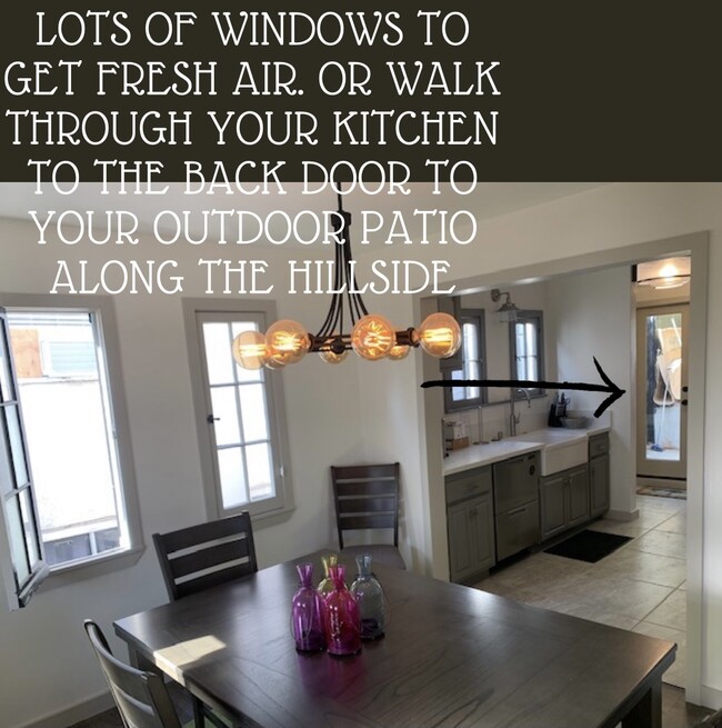 Building Photo - 2568 N Beachwood Dr