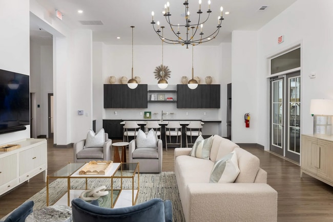 Building Photo - 560 Jack Clift Blvd